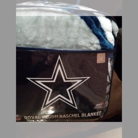 Official NFL  Dallas  Cowboys   Team Plush Blanket  60x 80  (Twin) - Picture 5 of 5